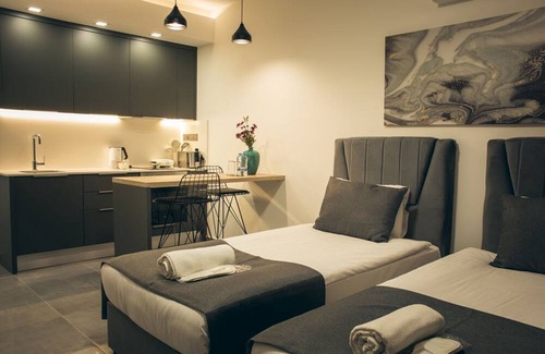 Trikomo Apartment | Studio Flat w Shared Pool 4 min to Beach in Iskele