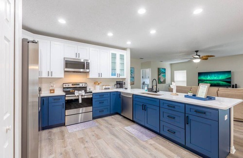 Poinciana House | Getaway & Comfy House w/ Pool!