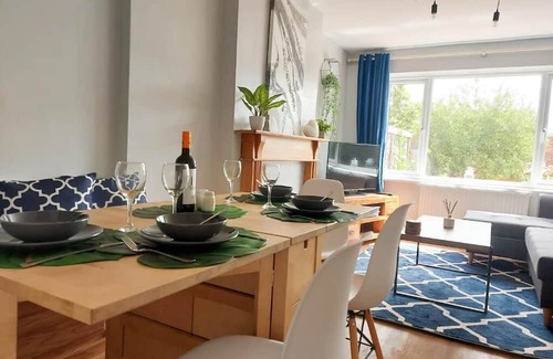 Reading House | The Reading Gem