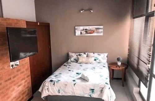 Braamfontein Apartment | City living by Nelson Mandela bridge