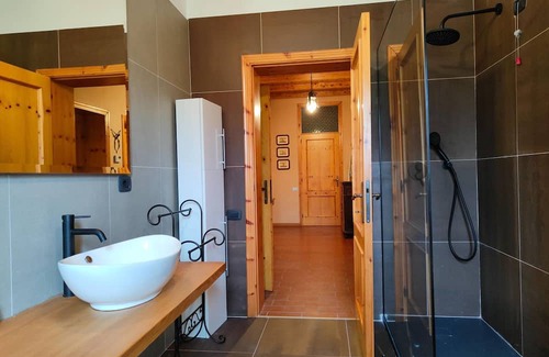 Smirra House | Belvilla by OYO Villa Laura