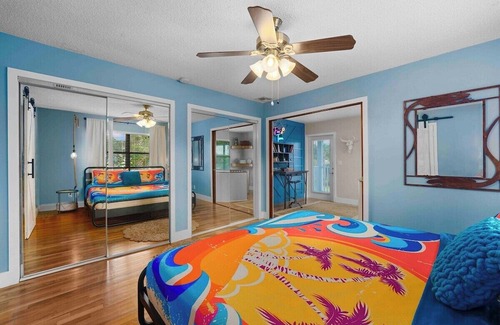 Crescent Beach Villa | Private River View Balcony- King Bed-Near Beach