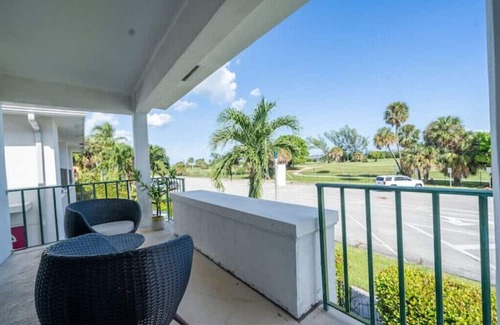 Lake Worth House | Golf Course Views - 2bd/2ba