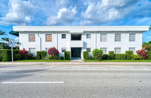 Lake Worth House | Golf Course Views - 2bd/2ba