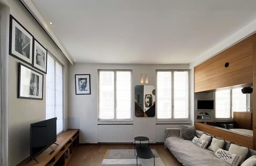 Paris City Center Apartment | Urban Flat 155 - Luxury 2 Bedroom Flat in Paris
