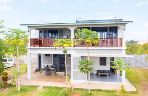 Kidoti Apartment | Ocean View Room at The Adventure Villa + Breakfast