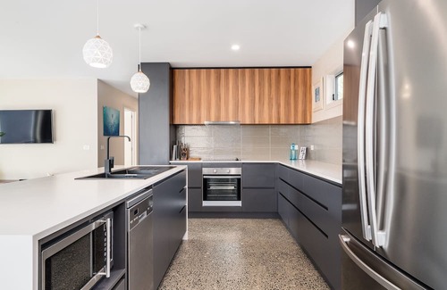 Port Sorell Villa | Villa 3 is modern with stylish furniture. The villa is close to the beach/cafe.