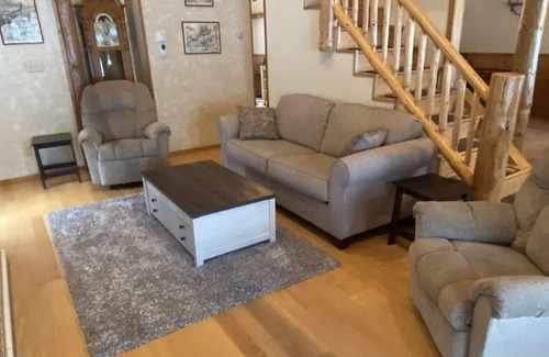 Rhinelander House | Beautiful Lakefront House With Three Bedrooms, Two Baths, Pier / Hoist