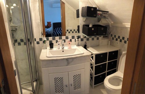 Algorfa Apartment | Cozy 2-bedroom apartment in fabulous Algorfa with WiFi, AC, 2-bathrooms