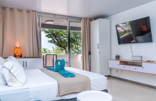 Pa'ofa'i Apartment | Cozy Studio in Papeete - Park View | AC | Netflix | Secure Parking