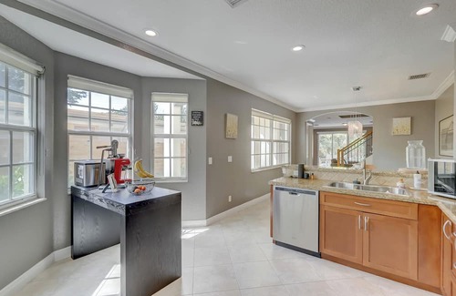 Lake Ridge House | Beach house with heated pool and toys