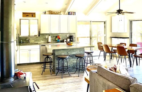 Lakehead House | Special $ Now - Awesome Lake Views - Single Floor - Shasta Lakeshore Retreat #5