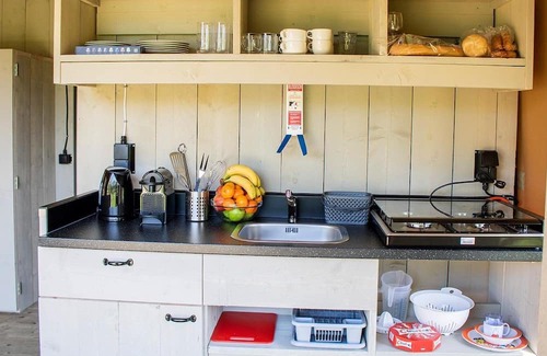 Salles-Curan Ski Chalet | Luxe Sanitary XL 6 Pers. Villatent at camping Les Genêts on Lake Pareloup
