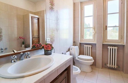 Capannori Villa | VIVI - villa with private pool. Free WiFi. Lucca.