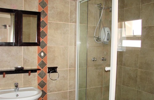 Swakopmund Apartment | Room for 6 - Amarachi Guesthouse in Swakopmund Namibia near beach 500 meter!