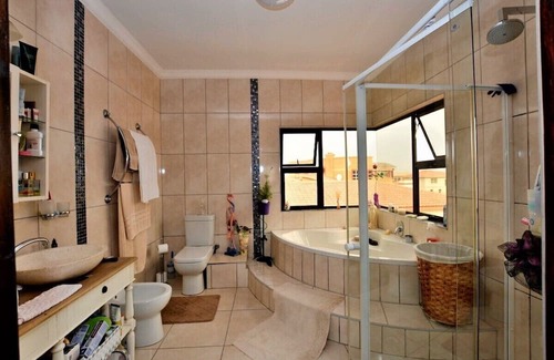 Swakopmund Apartment | Room for 6 - Amarachi Guesthouse in Swakopmund Namibia near beach 500 meter!