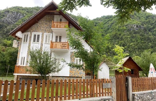 Theth Bed & Breakfast | Bujtina Tinari