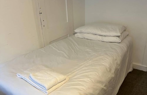 Whitchurch-on-Thames Hotel | Ferryboat Inn