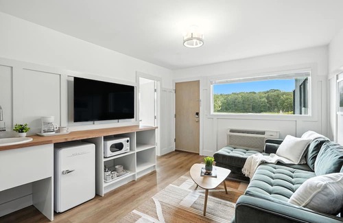 Lakeville Hotel | Lakelyn Lodge