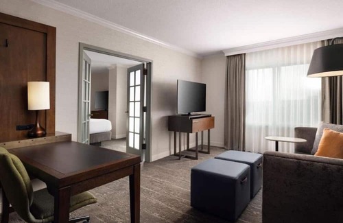 Broomfield House | Fully renovated all-suite hotel with views of the Flatirons