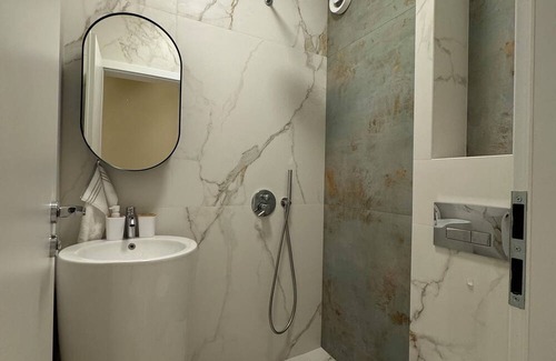 Lozenets Apartment | Homely apartment in phenomenal Sofia with AC, WiFi and parking