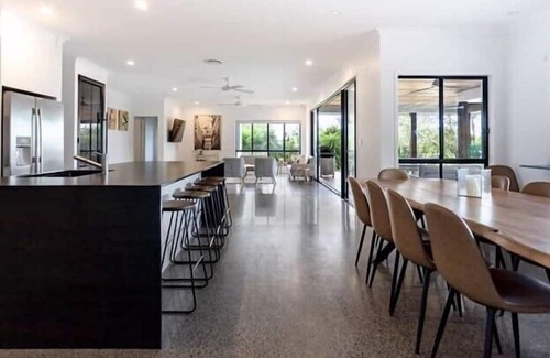 Ninderry House | Skybolt Escape - Heated Pool, Pet on app
