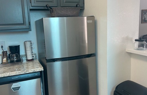 Joplin Condo | Elegant, Quiet Homey Apartment