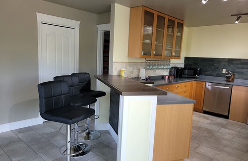 Harwich Cottage | Cozy Cottage with Stunning Views