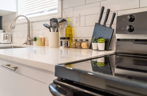 Kirkendall North House | Hunter - Main · White Kirkendall - Mins to DT Hamilton- 3 Bed Home