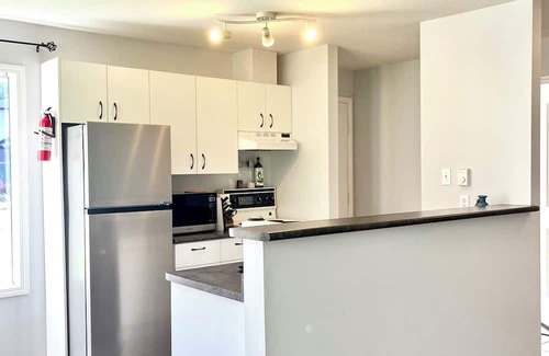 Regional District of Nanaimo Resort | ~ SnowBirds ~OCT-MARCH 1100 WK/2600 month (Seaside unit) Sleeps 6