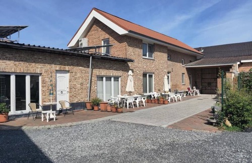 Widooie Apartment | Hoeve Hofgaarde: The Cherry Garden