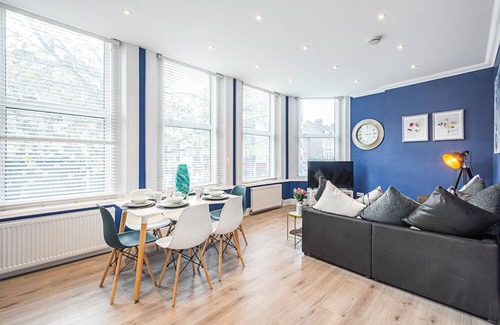 Kilburn Apartment | Central London Gem: Contemporary 2BR/2BA