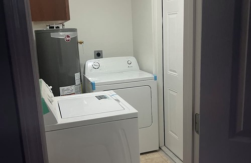 Chalmette Apartment | Cozy 2-bedroom apartment with AC, WiFi in charming Chalmette