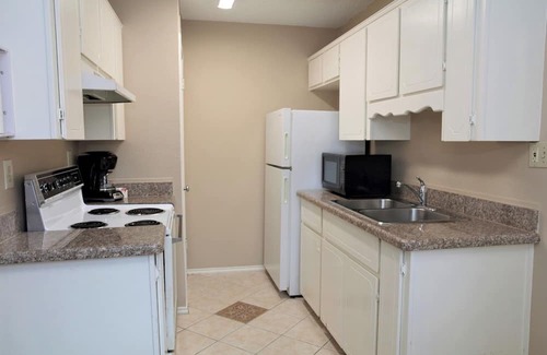 Weslaco Apartment | Chic 1-bedroom with WiFi and AC in cool Donna, Texas
