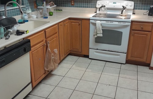 Fairvilla House | 3-bedroom house w/central AC, WI-FI Orlando Universal studios by Bus <1 Hour
