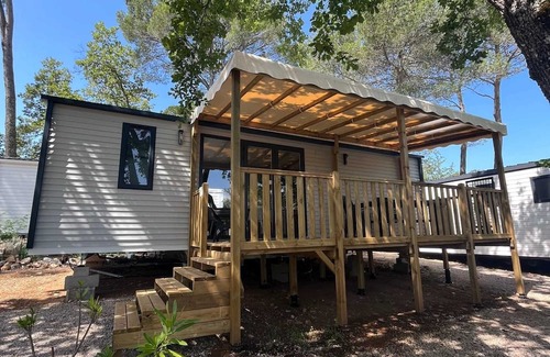 Canet-de-Salars House | Camping 4 étoiles - Parc aquatique - ccaaaah