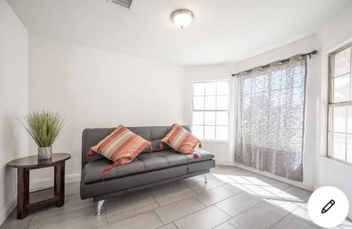 Green Valley Boat Rental | Great house 1 floor Unique location near strip 8 minutes Nice neigborhood