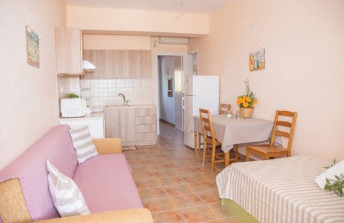 Pigadia Apartment | Apartment 'Ktima Develekou 1' with Sea View, Wi-Fi and Air Conditioning