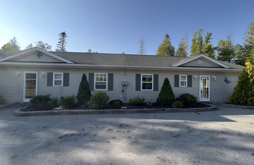 Saint John House | Douglas Lake Paradise