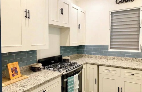 Fort George House | Charming and Cozy 3 Bedroom Colonial House in the Heart of Belize Tourist Center