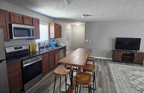 Morehead Apartment | Two bedroom and two bath, with soaker tub downtown in Morehead.
