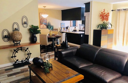 Chula Vista House | 3-Bedroom Town Home in lovely Chula Vista with WiFi 20 minutes from DT San Diego