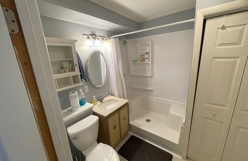 Springfield Apartment | Scenic lower level 1-bedroom apartment in wonderful Springfield with WiFi, AC