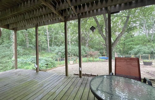 Springfield Apartment | Scenic lower level 1-bedroom apartment in wonderful Springfield with WiFi, AC