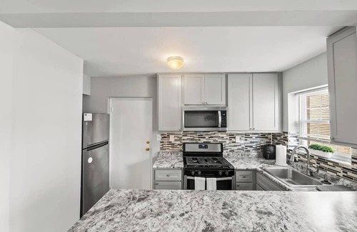 St. Louis Hills Apartment | Cozy 1bd Apartment |Free Parking