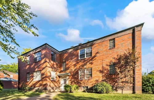 St. Louis Hills Apartment | Cozy 1bd Apartment |Free Parking