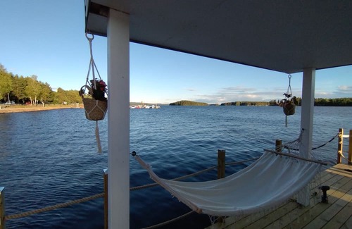 Falun Boat Rental | Relax on our Houseboat- Take a swim in the summer or go skating in the winter