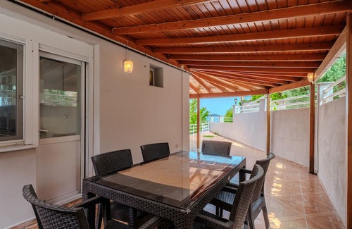 Urla Apartment | Seaview House w Balcony and Shared Garden