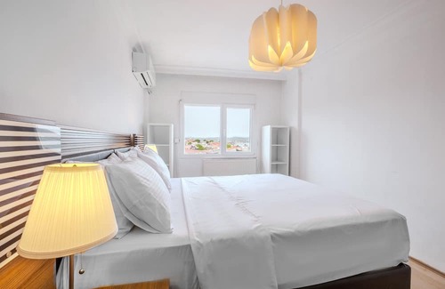 Urla Apartment | Seaview House w Balcony and Shared Garden