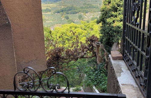 Toffia Apartment | 3-bedroom apartment in enchanting Lazio 45 minutes north of Rome with WiFi